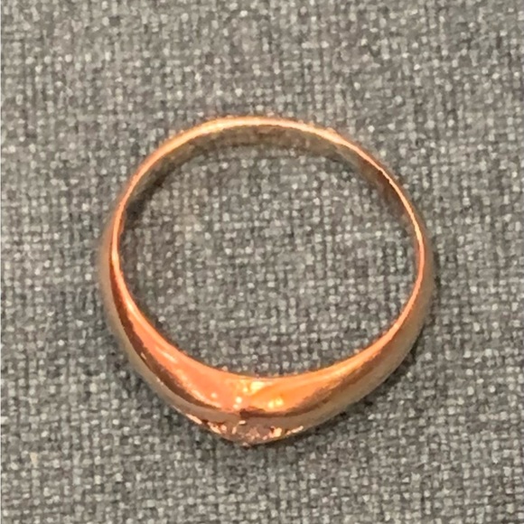 14K Yellow Gold Ring with a 1/3 ctw Diamond. Size 7 1/2. Beautiful ring - Picture 6 of 6